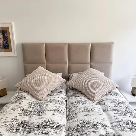 Kosmo Apartament